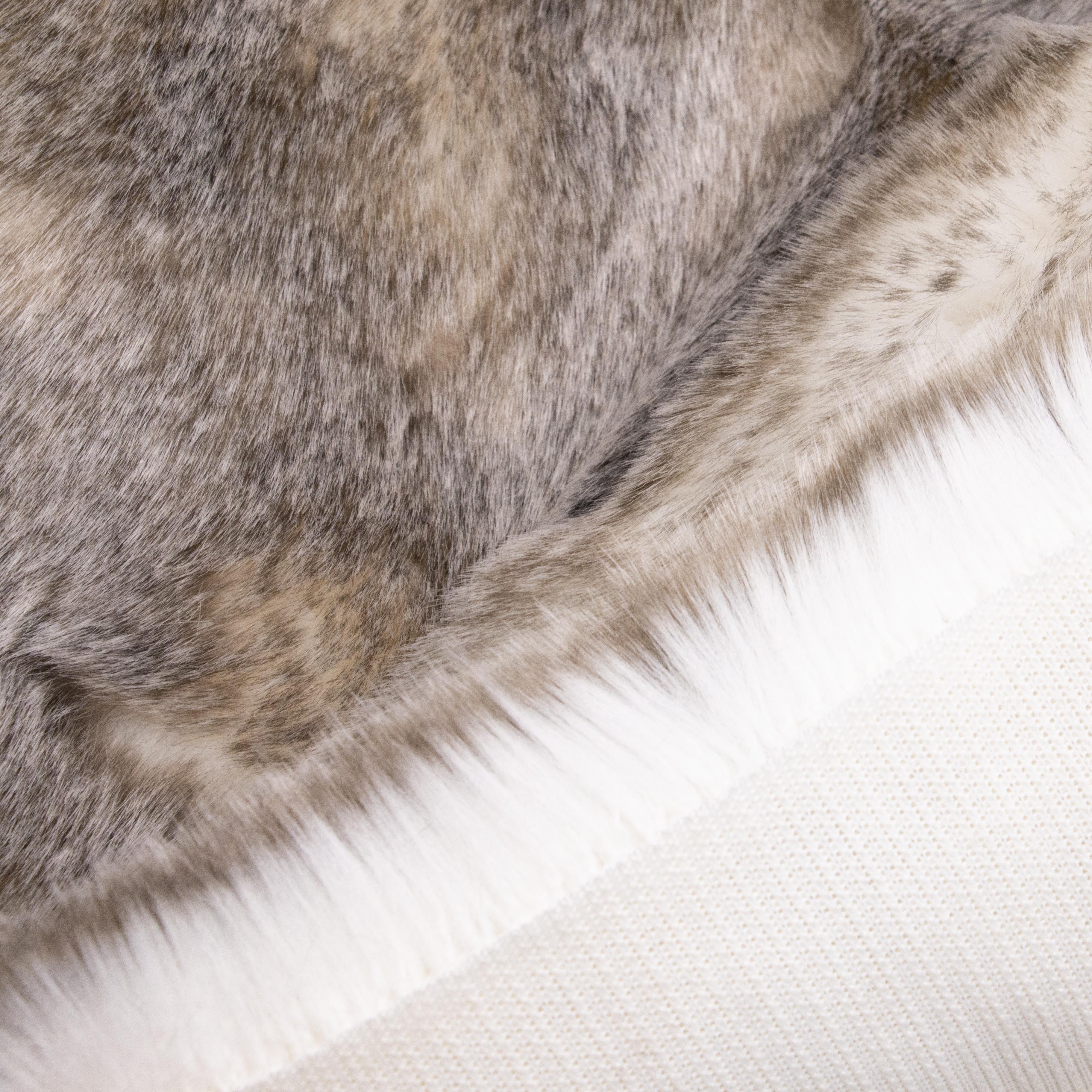 Gray 100%Polyester Soft Artificial  Faux Fur Fabric For Garment Home Textile Fabric  26/29MM  Long Pile