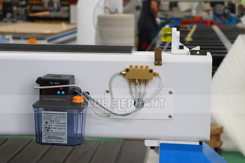 Hot Sale Low Price 1325 cnc wood machinery for engraving mdf and chipboard