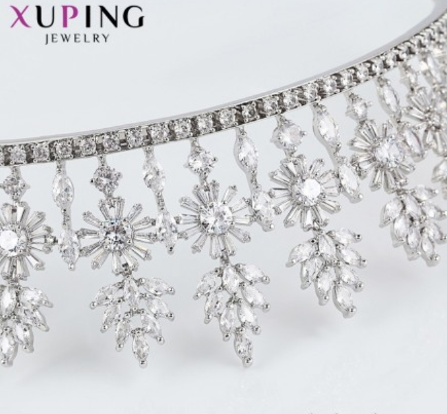New Stylish Wedding Crown For Bride – With Crystals In Silver Color.png