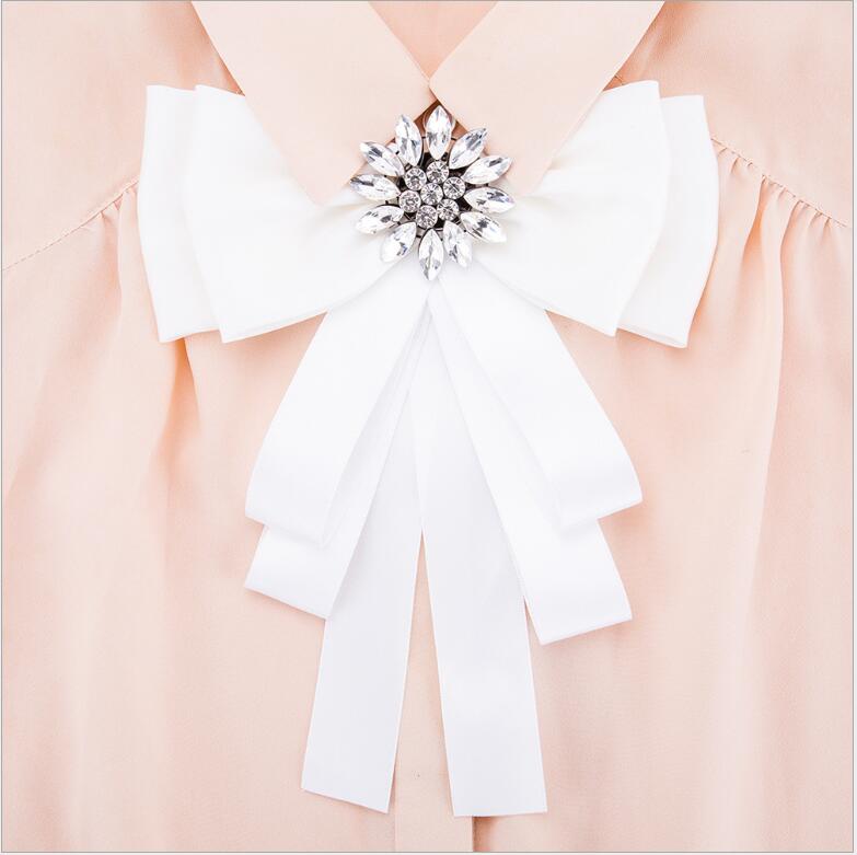 Factory manufacturers wholesale winter multi-layer bow ribbon diamond flower collar bow tie women brooch