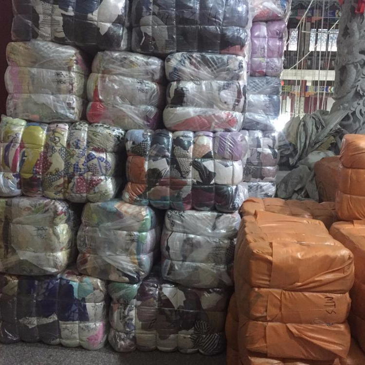 First class wholesale second hand cloth in bales