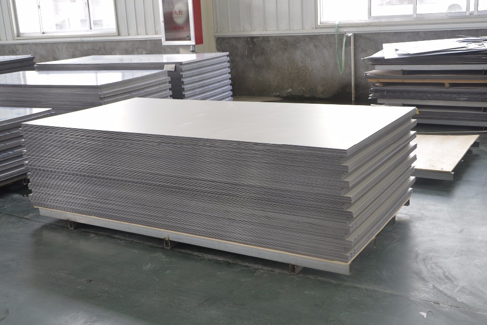 Aluminum honeycomb core composite panel concrete cladding