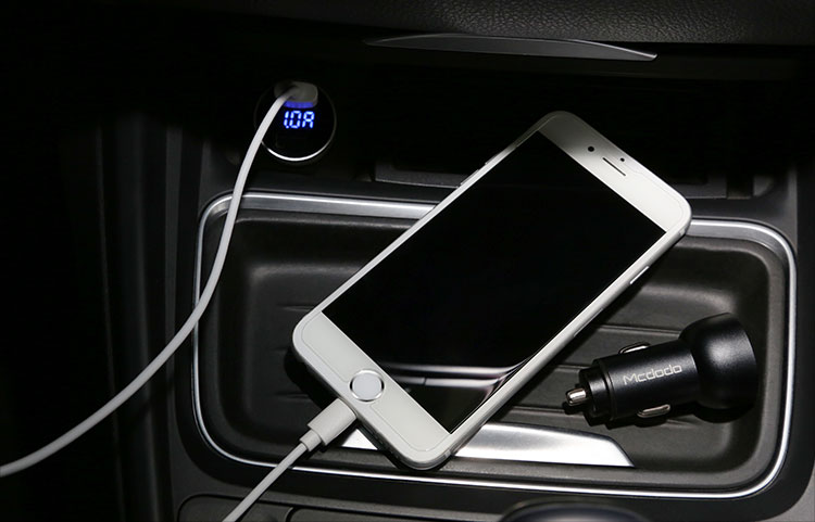 Mcdodo 5V 3.4A Aluminum Alloy Shell Made Two USB Car Charger with LED Current Digital Display