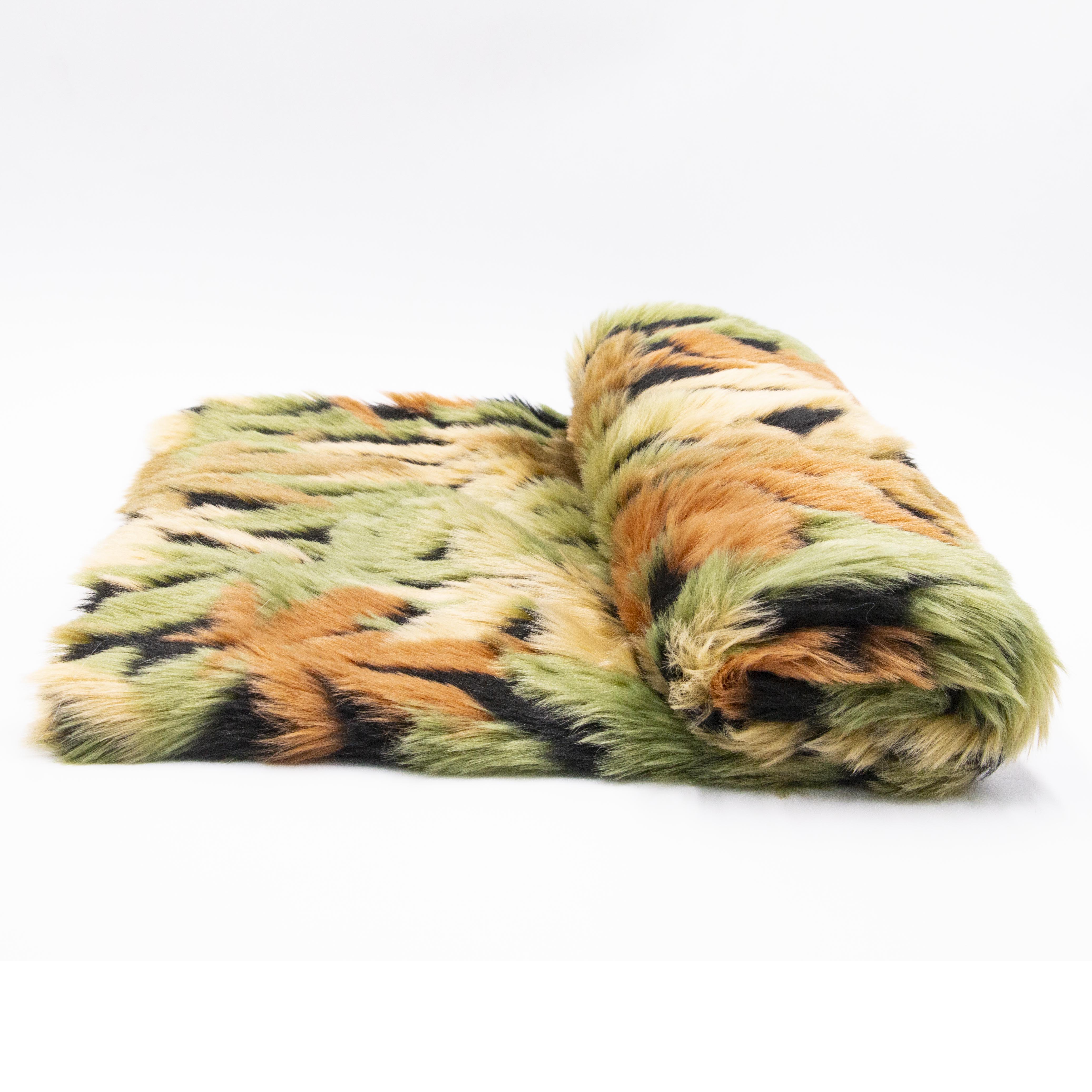 Super Soft Color Decorative Pattern  Long Pile Artificial Faux Fur  For Garment Home Textile Fabric
