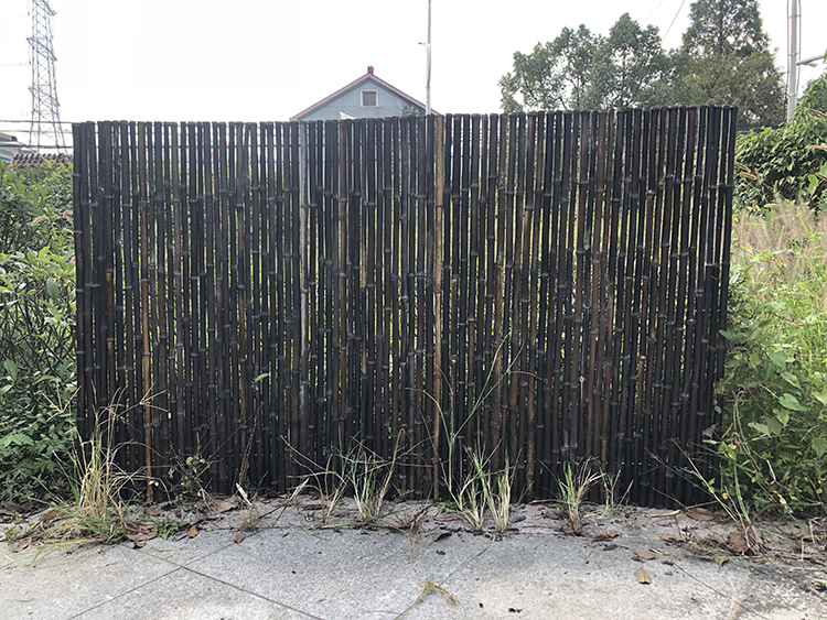 Factory wholesale natural environmentally friendly harmless black bamboo fence panels garden bamboo fence
