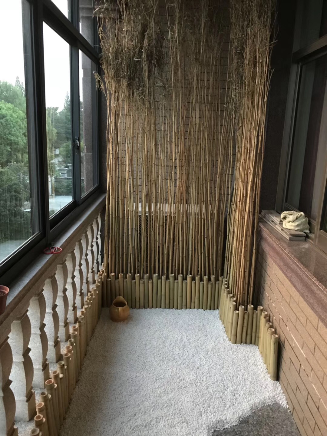 Manufacturer wholesale natural bamboo to make black and natural color bamboo fence garden fence