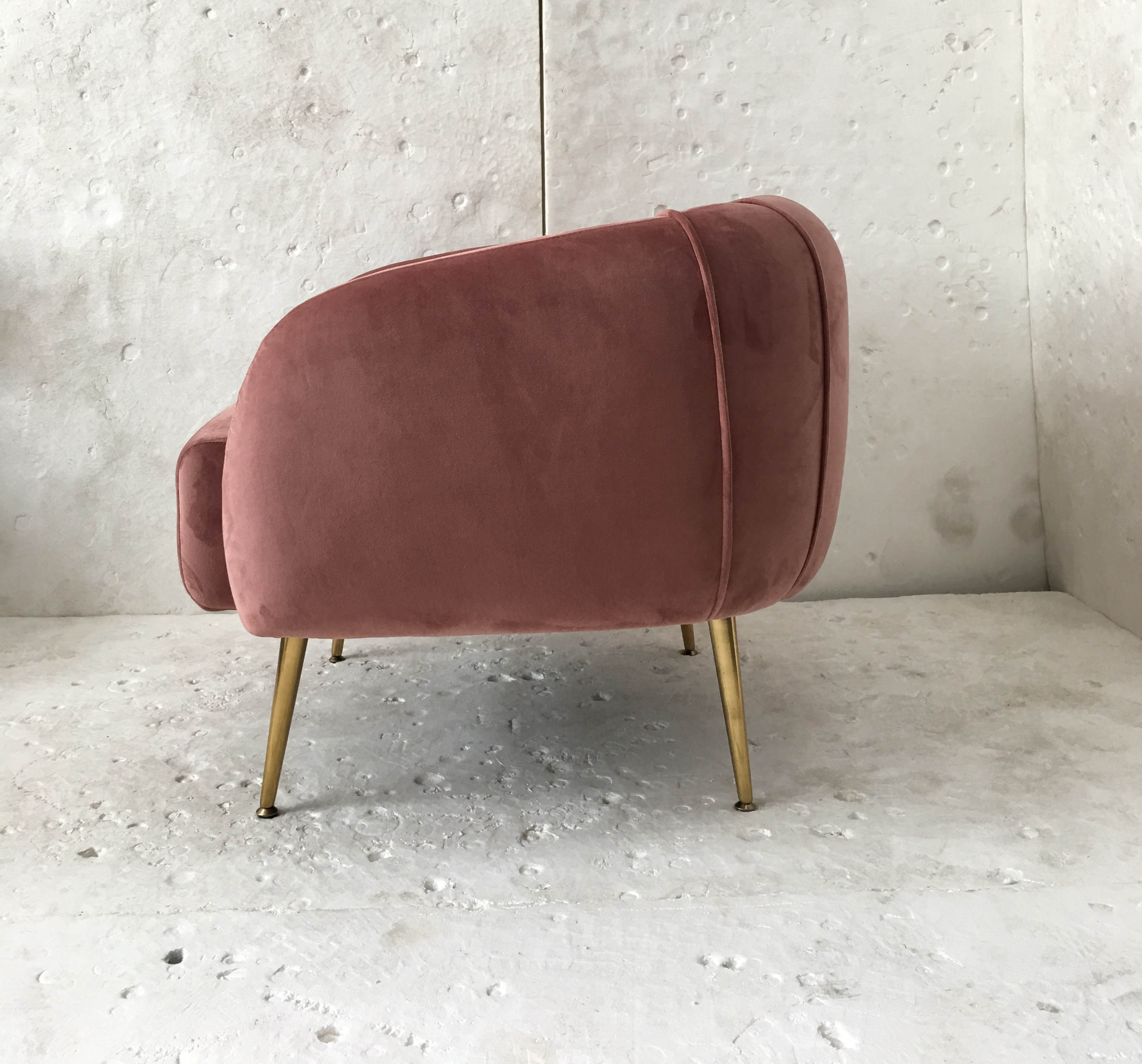 Modern Design Hotel Brass Legs Velvet Upholstered Tub Chair