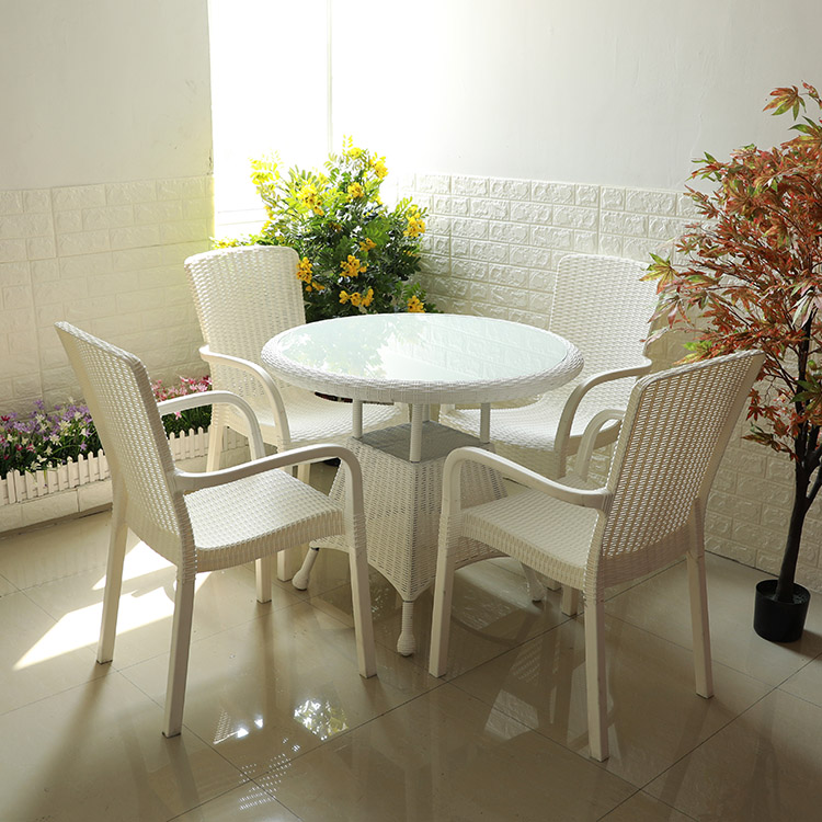 Outdoor Rattan Furniture Round Mirror Glass Top Dining Table with 4 Chairs Plastic  Garden Chair