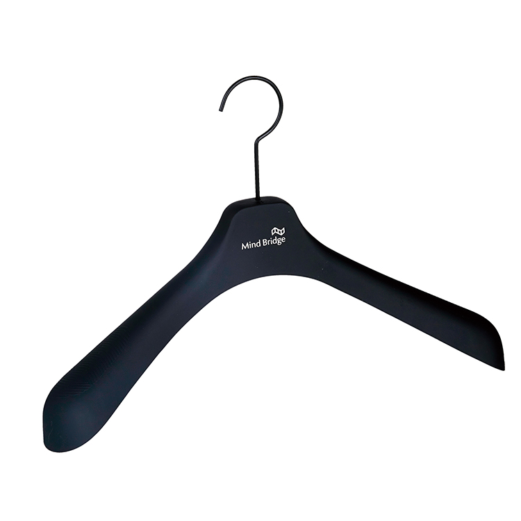 Good quality factory directly stainless steel cloth hanger plastic tubular hangers black