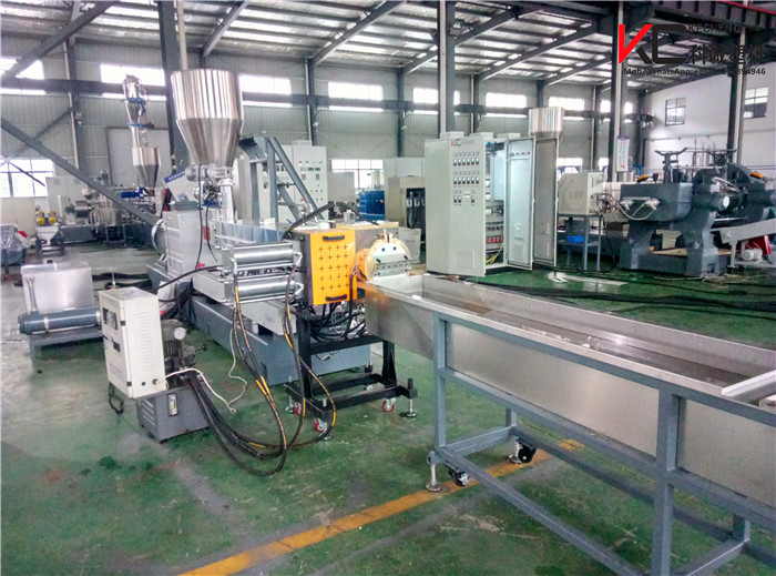High capacity output extruder PET flakes pelletizer for granules making