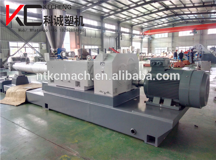 Double conical screw extruding machine for plastic