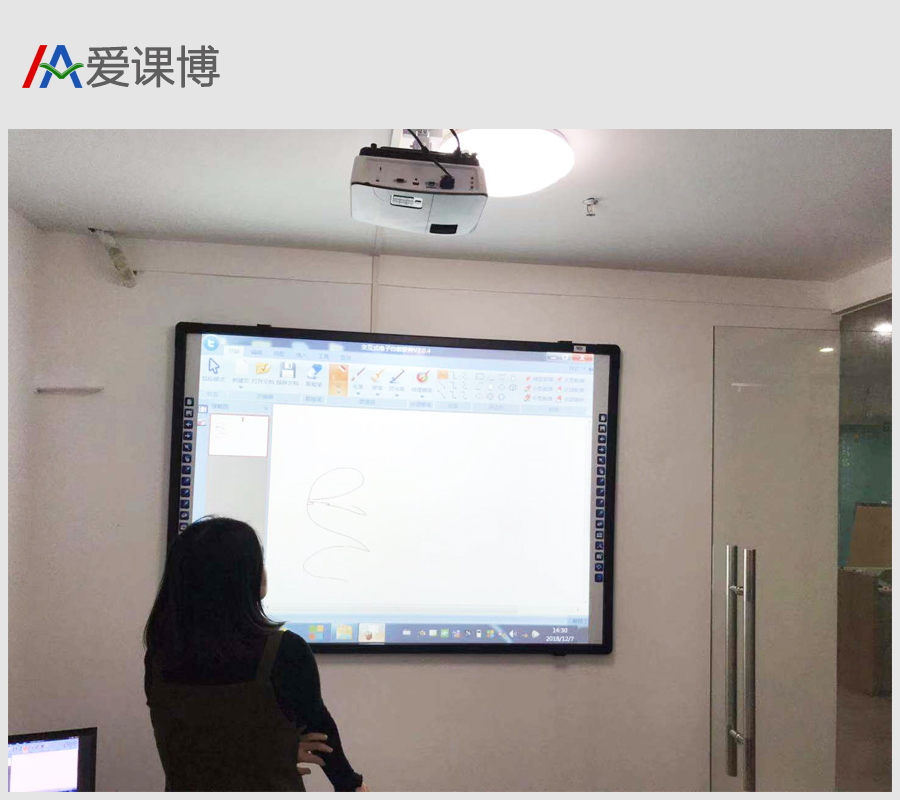 2019 newest product 95inch infrared cheap smart board with 10 points touch and multiple user operation
