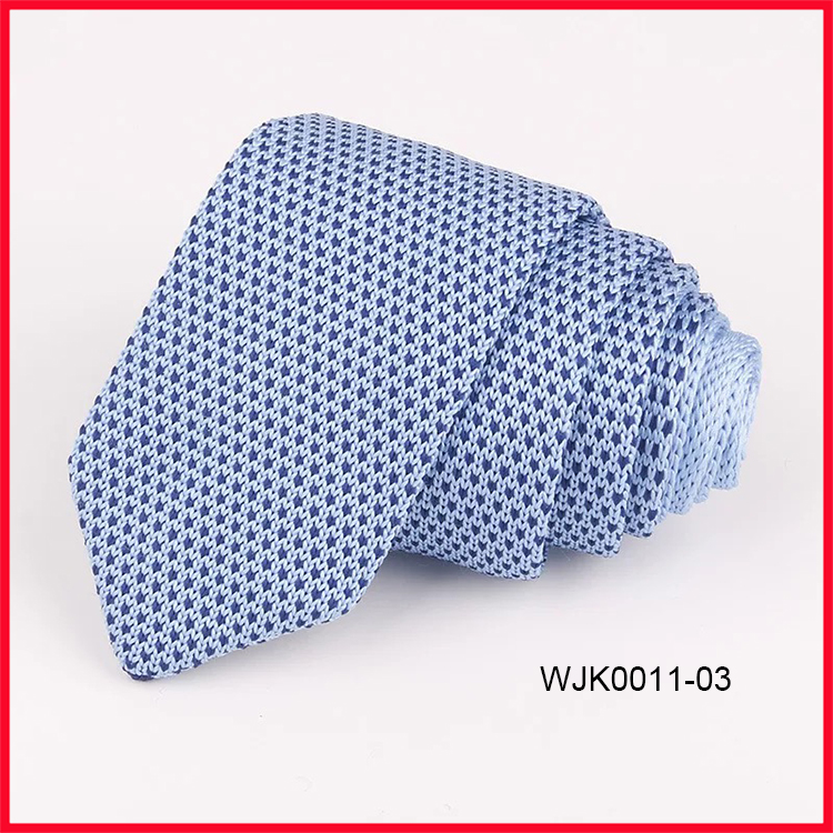 Hot Sale Fashion Blue Polka Dots Triangle End Polyester Knitted Ties for Men