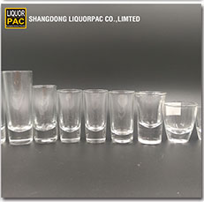 Promotional classic thin bottom durable logo printing 2 oz V shape vodka shot glass